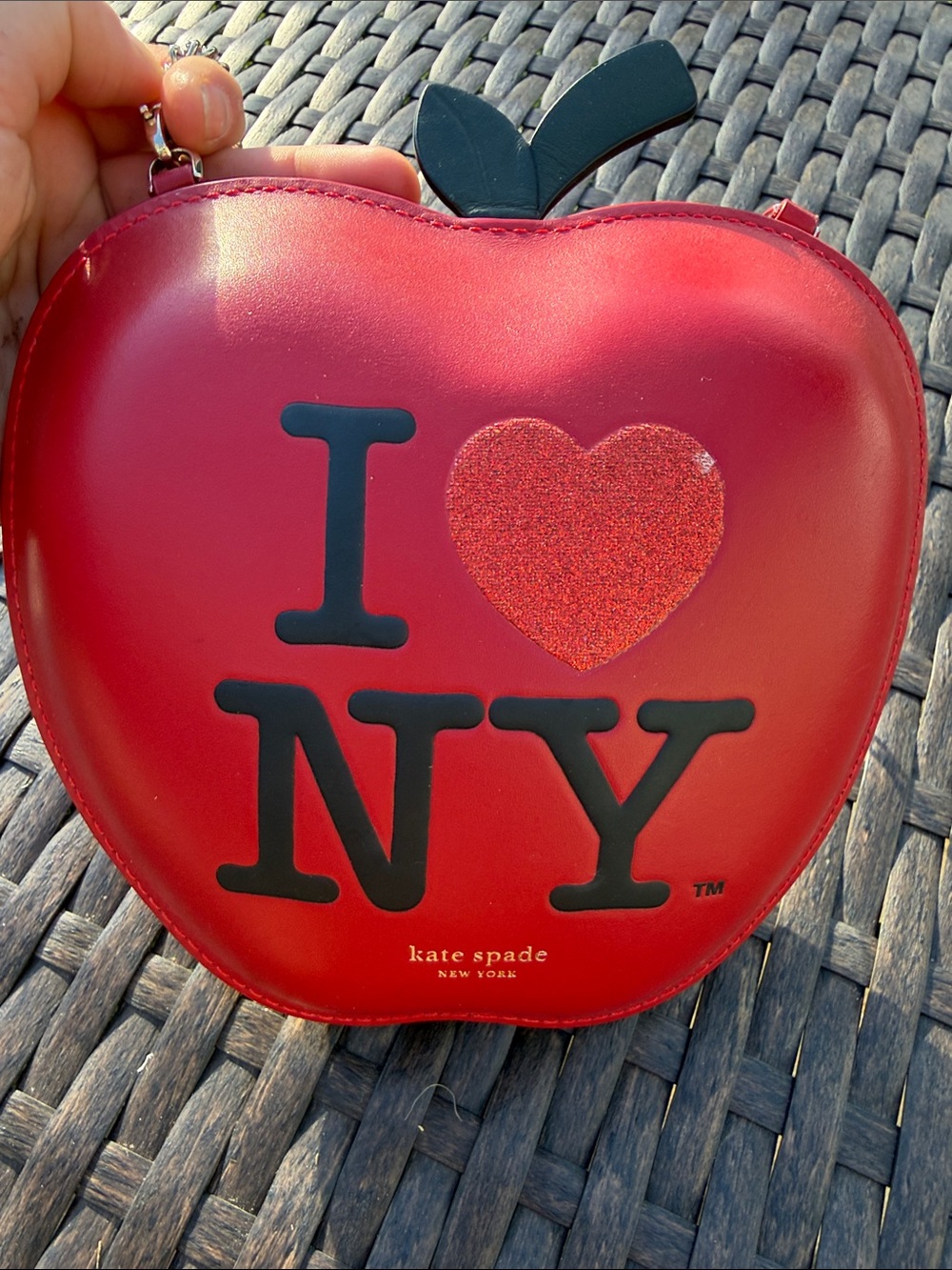 NWOT I Love NY x kate spade New York Big Apple Crossbody Bag - Picture 3 of 8